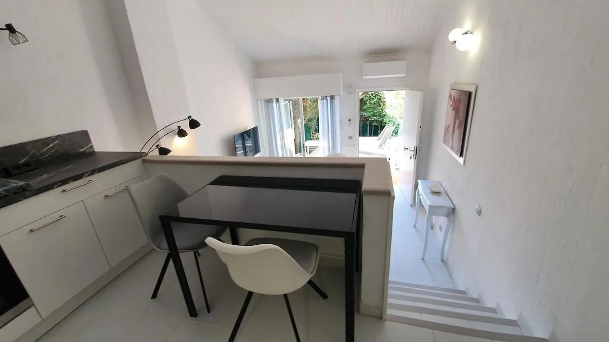 Cap D'Antibes Duplex Studio Garden-Terrace Beaches 0*, Antibes